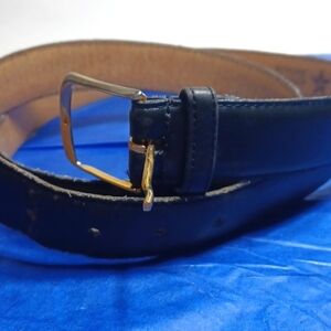 GENUINE LEATHER MADE IN USA SIZE 42